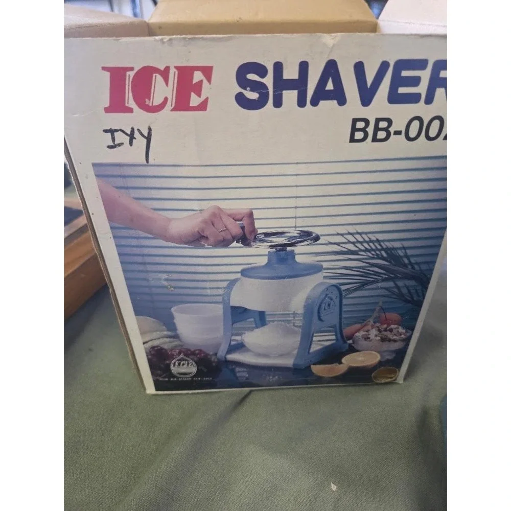Vintage Manual Ice Shaver Snow Cone Maker BB-002 Blue White Hand Crank